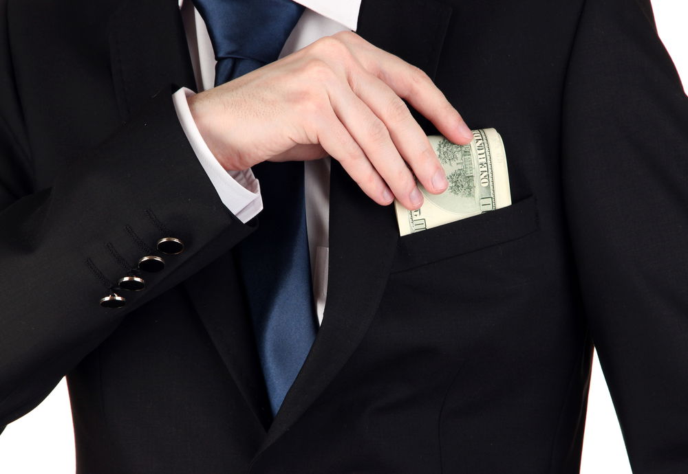 גנב כספים? תמונת אילוסטרציה