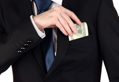 גנב כספים? תמונת אילוסטרציה