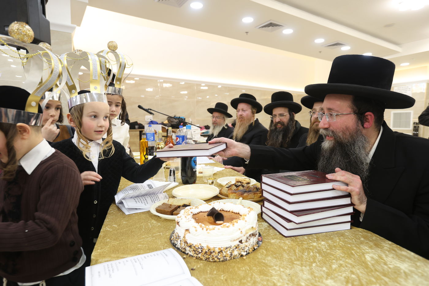 'חומש סעודה' בת"ת החסידי 'ריבניץ' בצפת | תיעוד