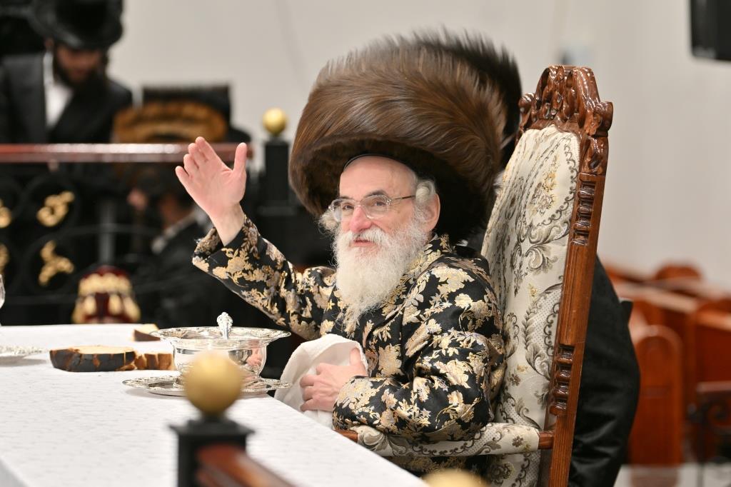 חג הפורים בחצר חסידות ויז'ניץ | תיעוד מסכם