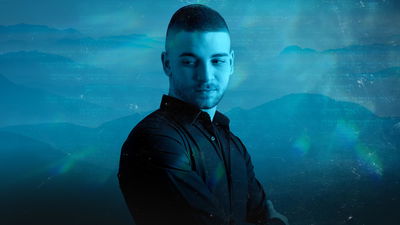 הזמר שמנצח את קשיי הדיבור דרך השירה בסינגל: "ראו בנים"