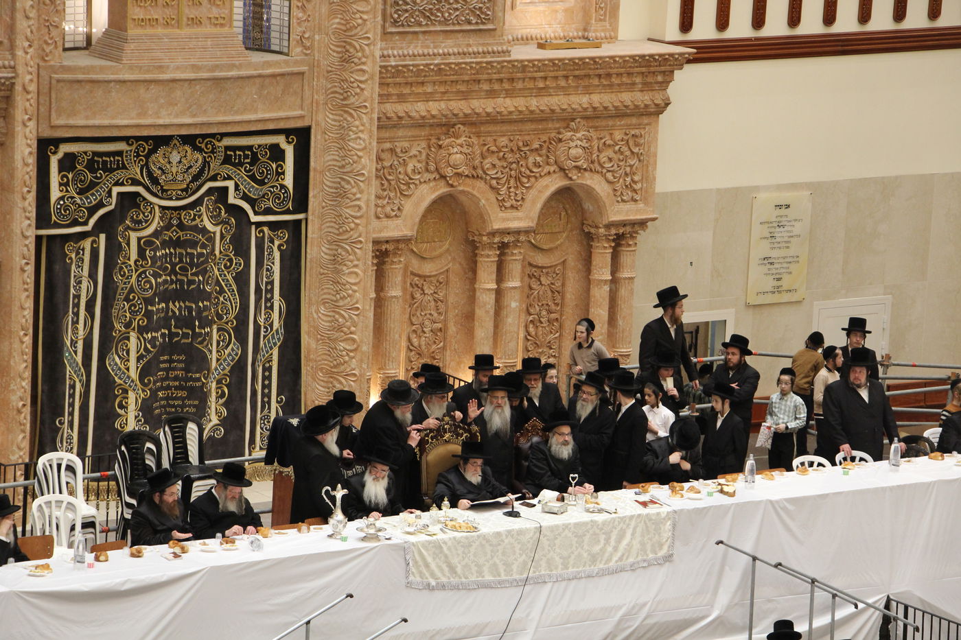 טיש היארצייט לבעל הישועות משה זיע"א מויז'ניץ | צפו