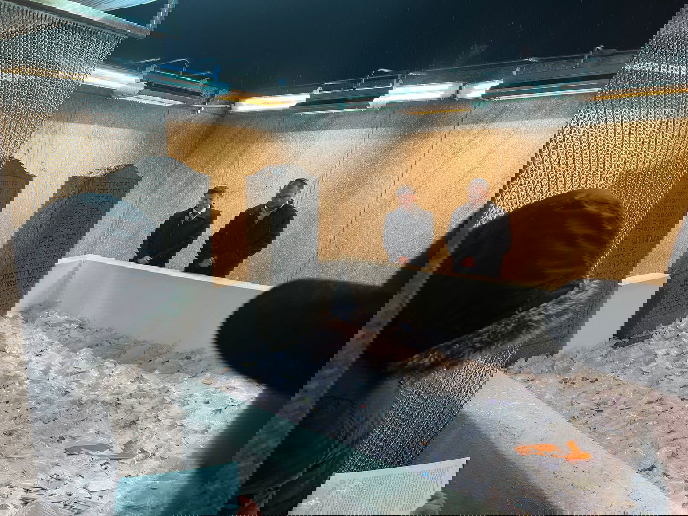 סמוטריץ' בקבר הרבי: "לומד מהרבי להיות נושא הפכים"