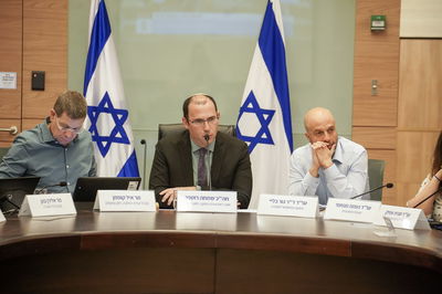 הדיונים היום בועדה