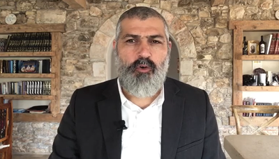 צבי יחזקאלי בפינה על פרשת ויקהל פקודי • צפו