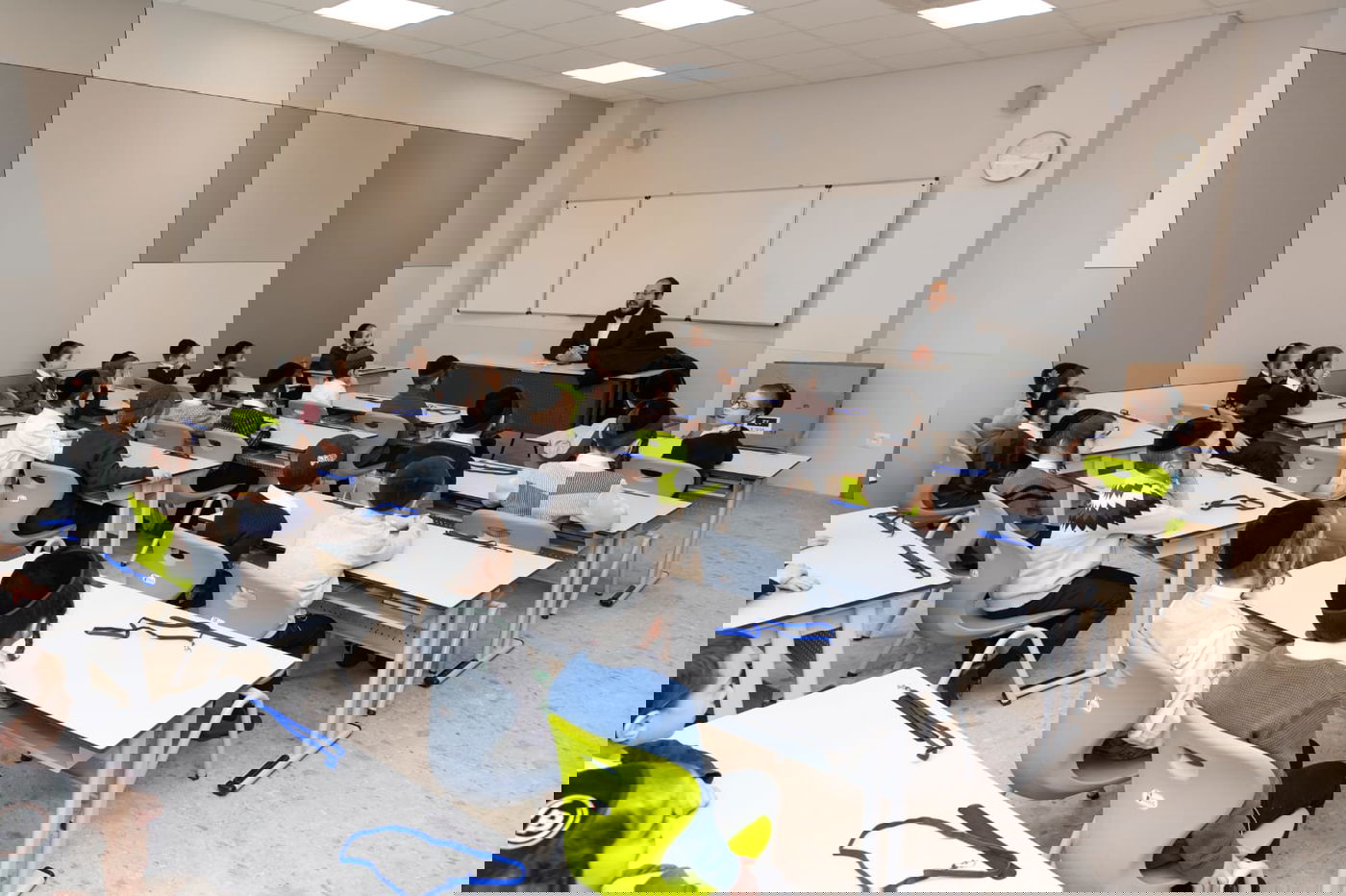 תחת אבטחה משטרתית כבדה: מאות תשב"ר חנכו את החיידר המפואר