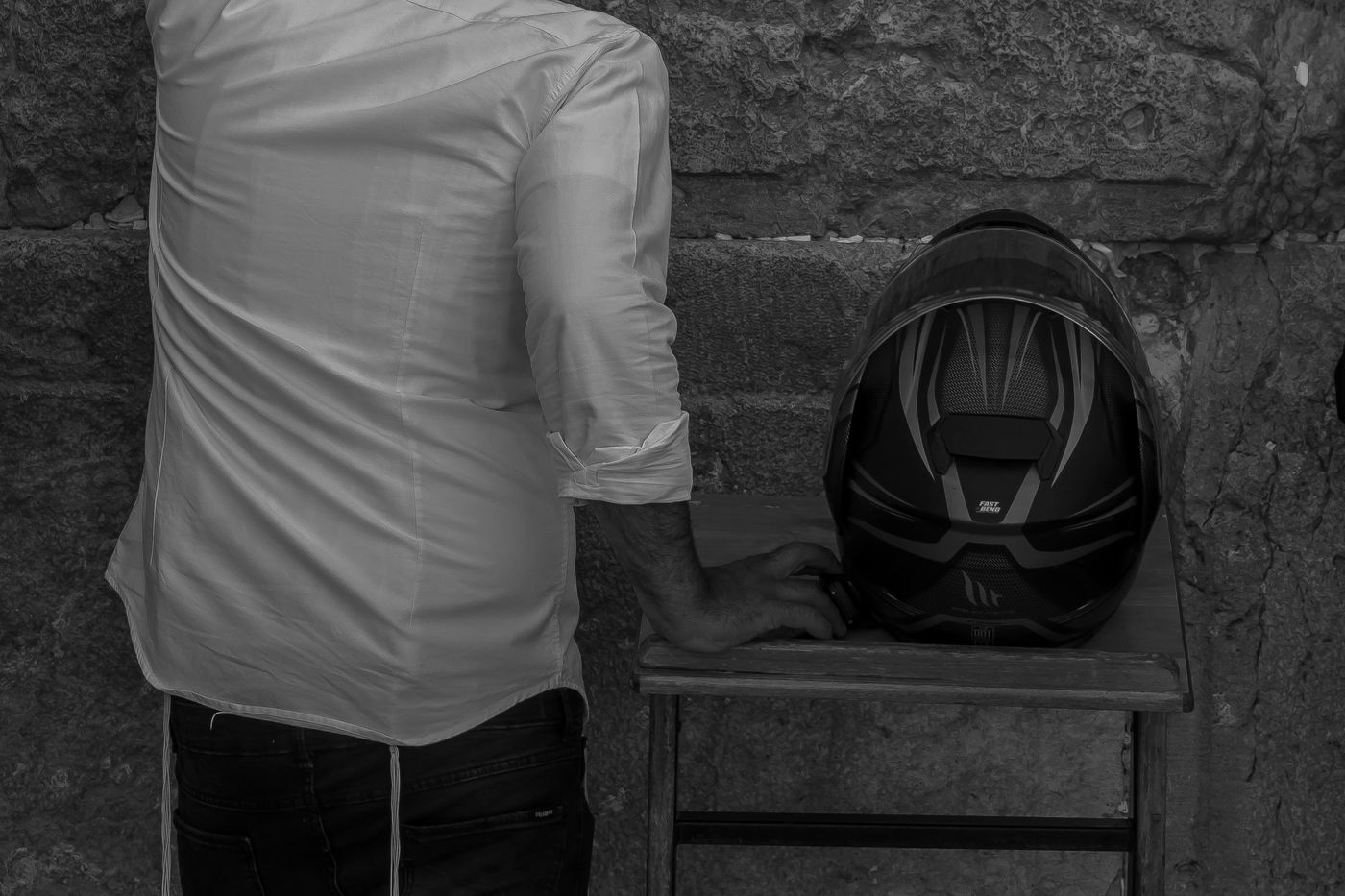 "חתונה לא פותרת בעיות"; אז מהו גיל ההתבגרות החרדי?