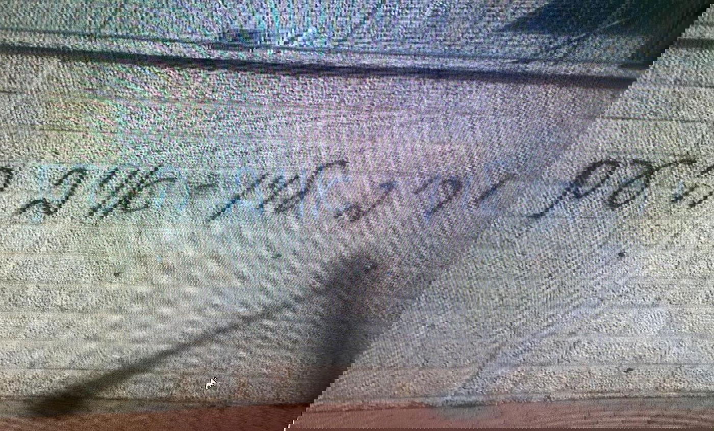 בעודו יושב שבעה: כתובות נאצה נגד שר המשפטים; "תוצאה של קמפיין הסתה"