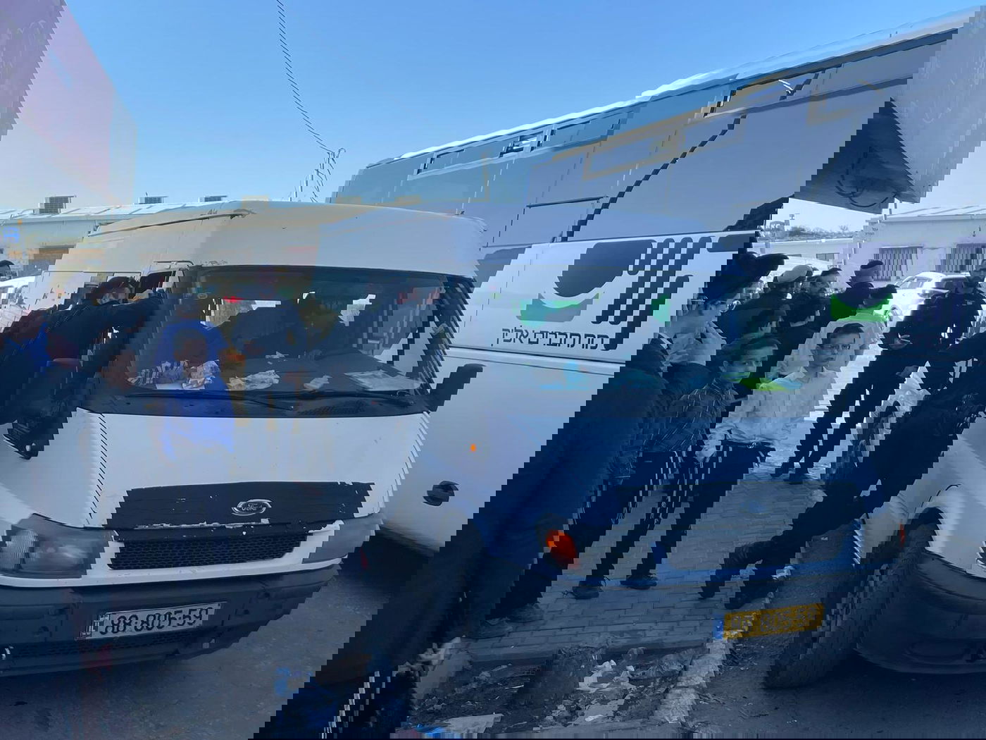 "אספו" מקרר יקר ערך וציוד נוסף ועוכבו לחקירה