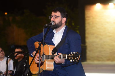 גיל ישראלוב בקליפ AI הראשון במוזיקה היהודית