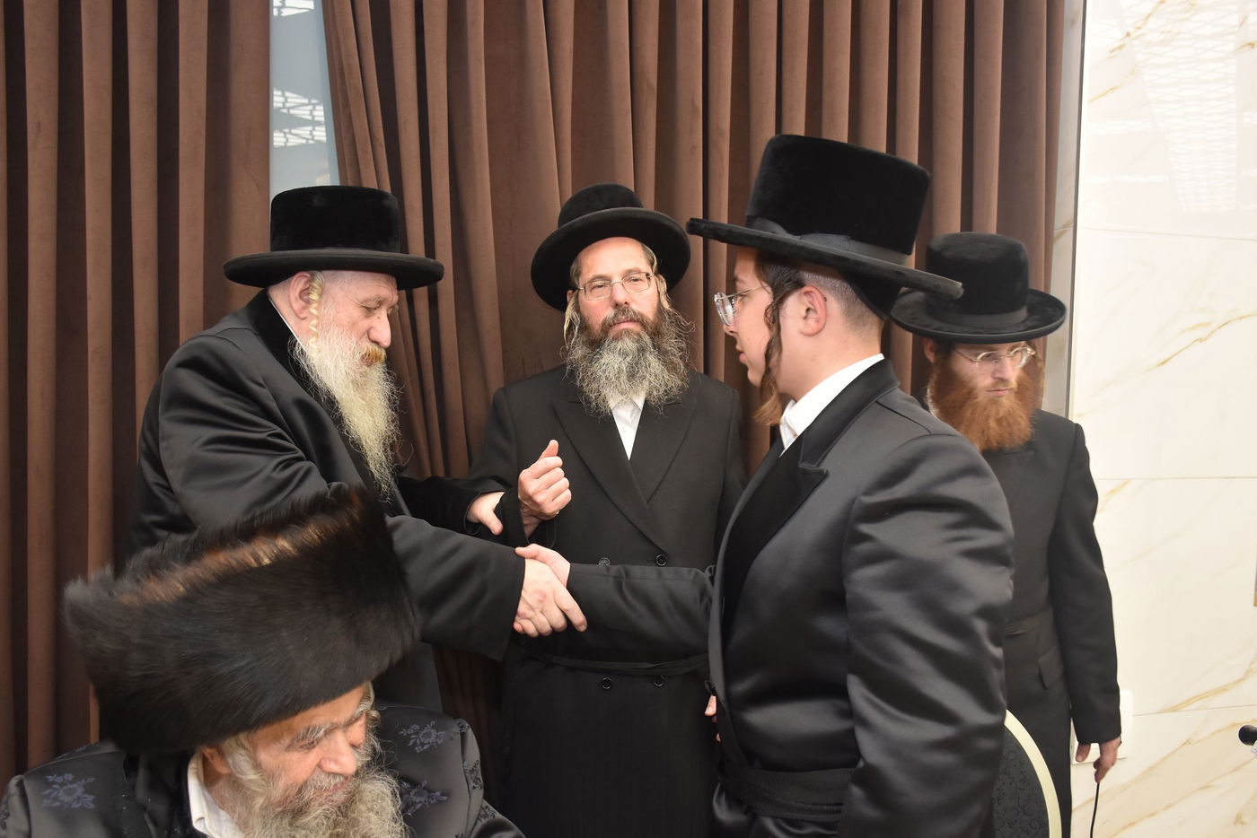 בר מצווה בחצר הקודש ליזענסק | תמונות