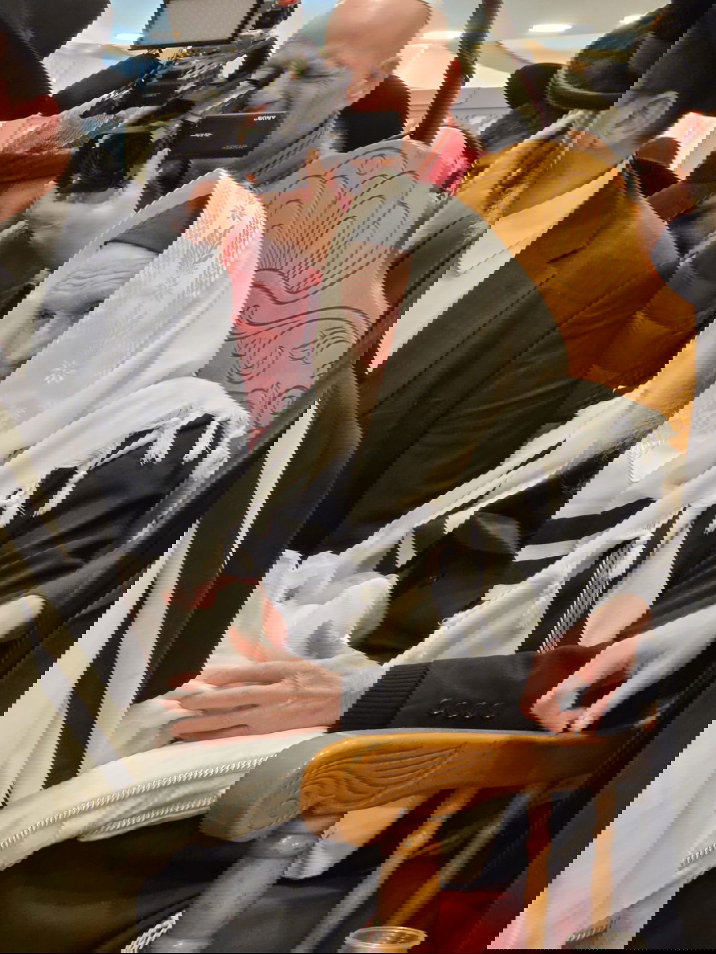 הברית של משפחת פאלי: הקהל געה בבכי בעת קריאת השם לתינוק • תיעוד מרטיט