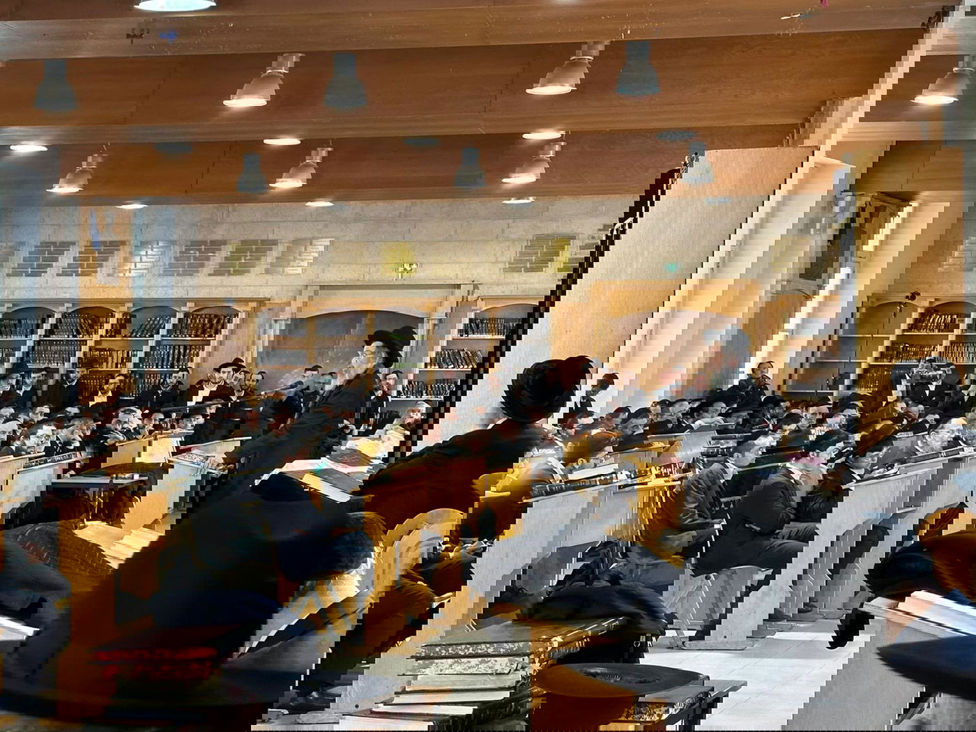  דמעות בעיניים: הישיבה המיתולוגית של פריז עזבה ועברה למקום מרוחק; "לא היה אפשר עם בעיות הצניעות"