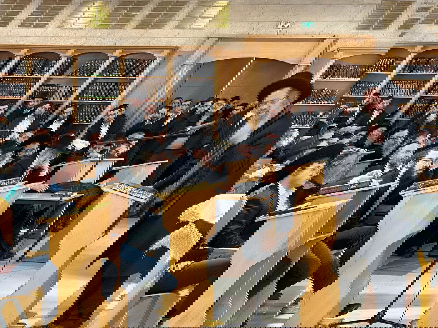 דמעות בעיניים: הישיבה המיתולוגית של פריז עזבה ועברה למקום מרוחק; "לא היה אפשר עם בעיות הצניעות"