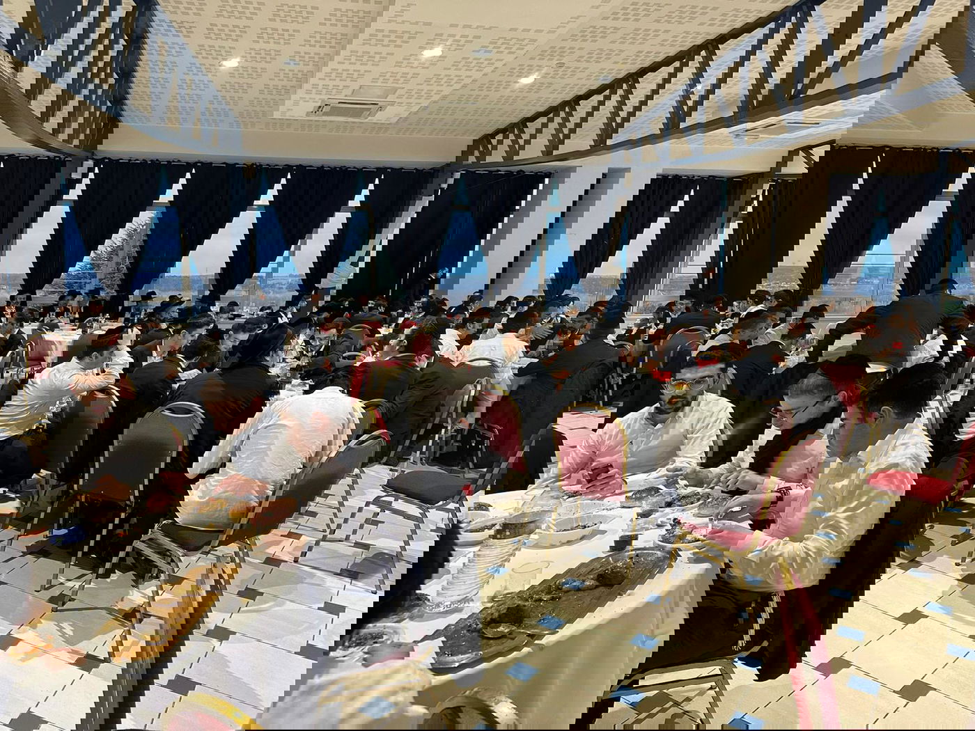  דמעות בעיניים: הישיבה המיתולוגית של פריז עזבה ועברה למקום מרוחק; "לא היה אפשר עם בעיות הצניעות"