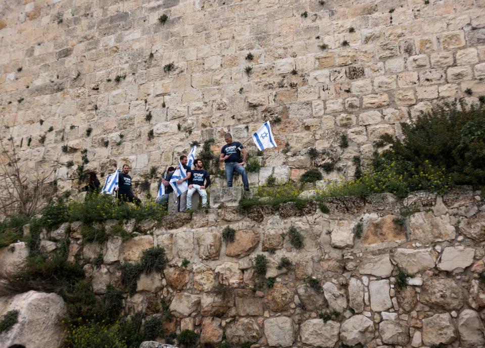 ההפגנה נגד הרפורמה ממול חומות העיר העתיקה בירושלים