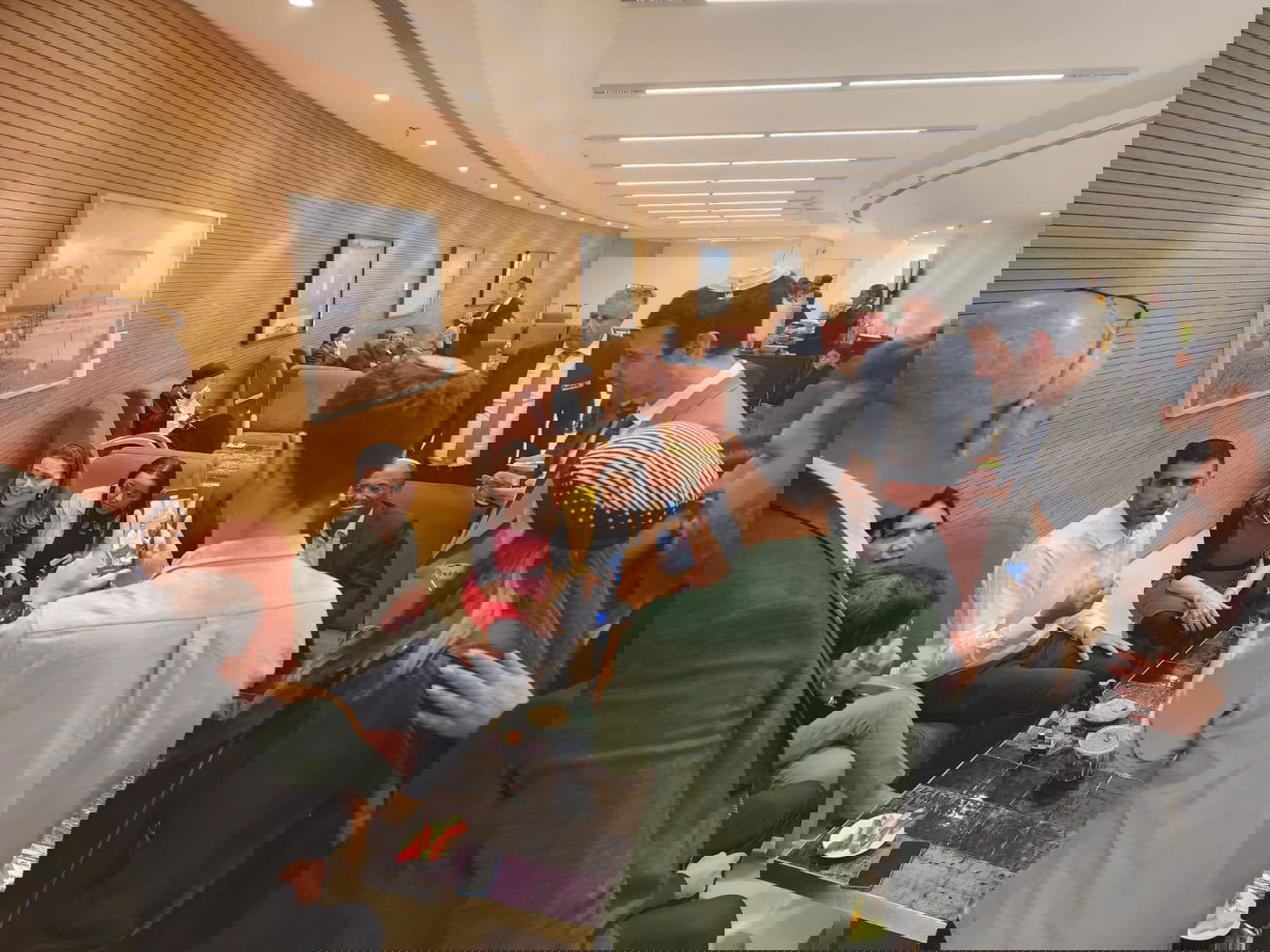 בפרסה מאחורי המליאה: קרעי חגג את טקס 'הבסיסה' המסורתי