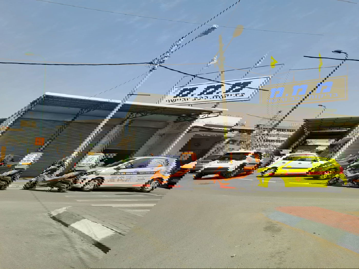 בני ברק: גבר נפל לפיר בדיקה במכון טסטים; מצבו בינוני