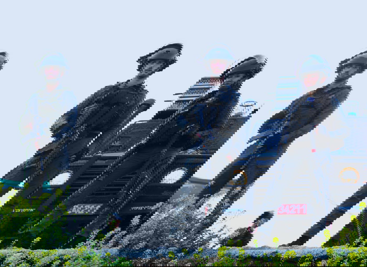 בהילוך מהיר: תיעוד מהמזל"ט המשטרתי מההמונים בהר הבית