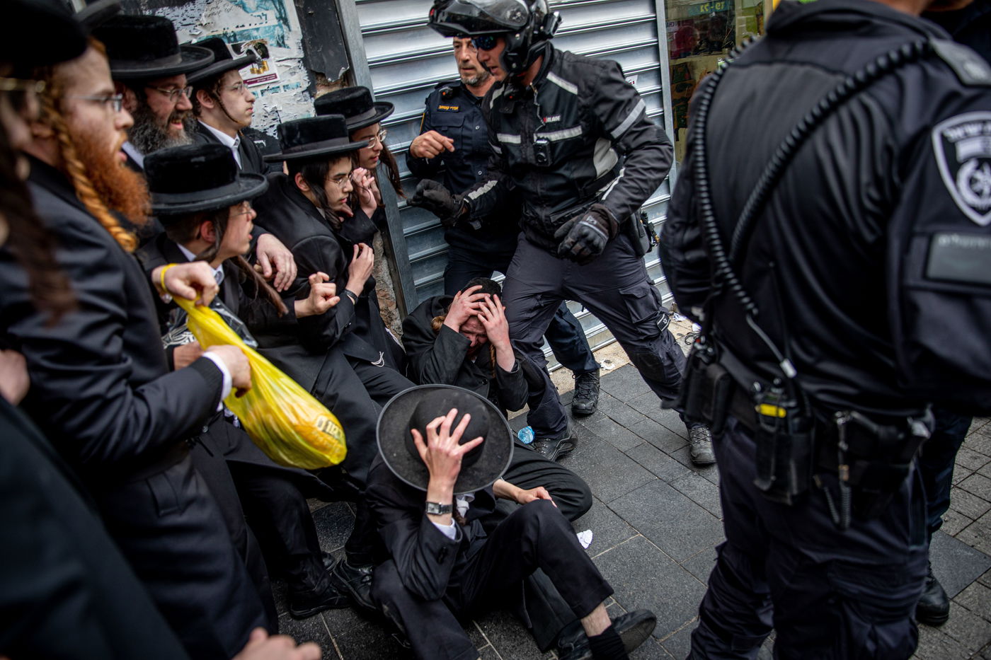 תיעוד ממחאת הענק נגד חנות הסלולר: כאלף מפגינים מחו