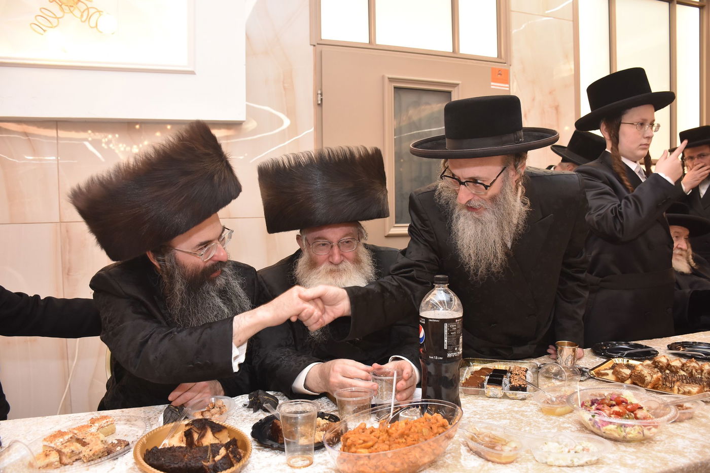 שמחת בר המצווה בספינקא סאסרעגן | צפו