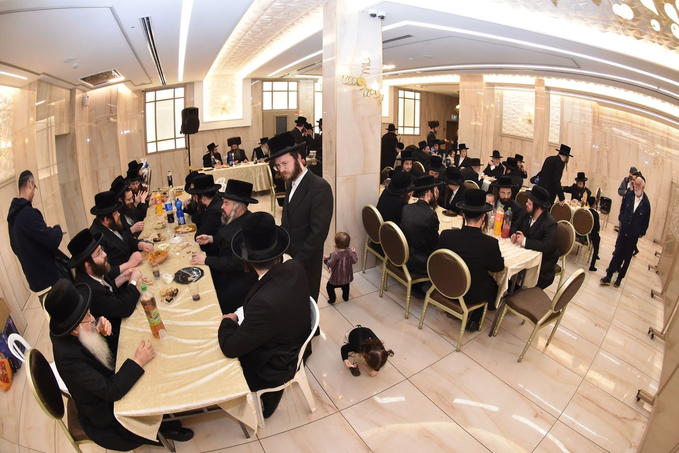 שמחת בר המצווה בספינקא סאסרעגן | צפו