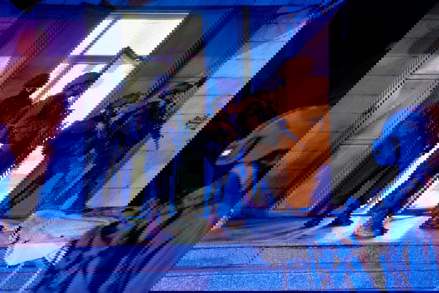 תיעוד: המצוד אחר המחבל שירה על לוחמים בחווארה 