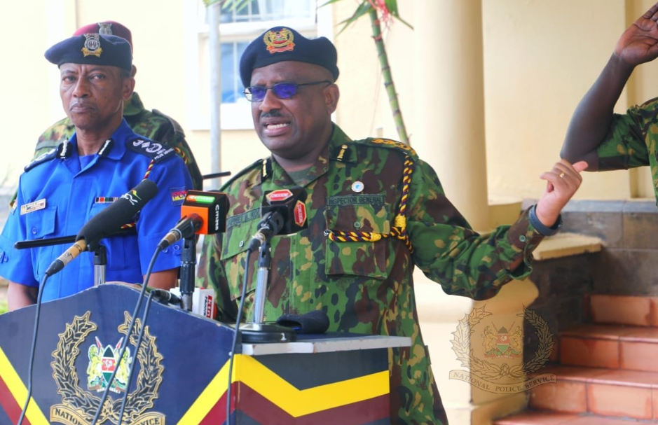 מפקד המשטרה מוסר את ההודעה, היום