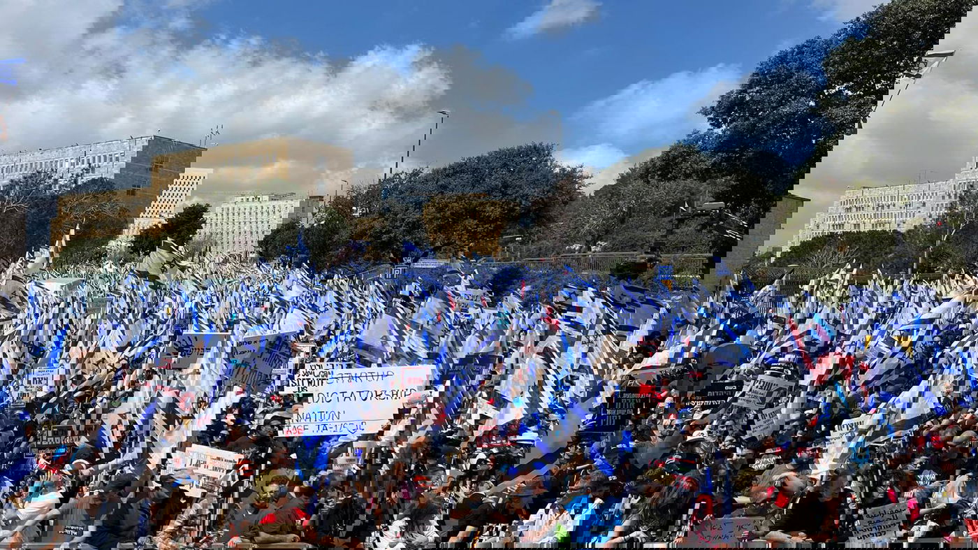 הימין יפגין מול השמאל בירושלים | עשרות אלפים מפגינים ליד הכנסת