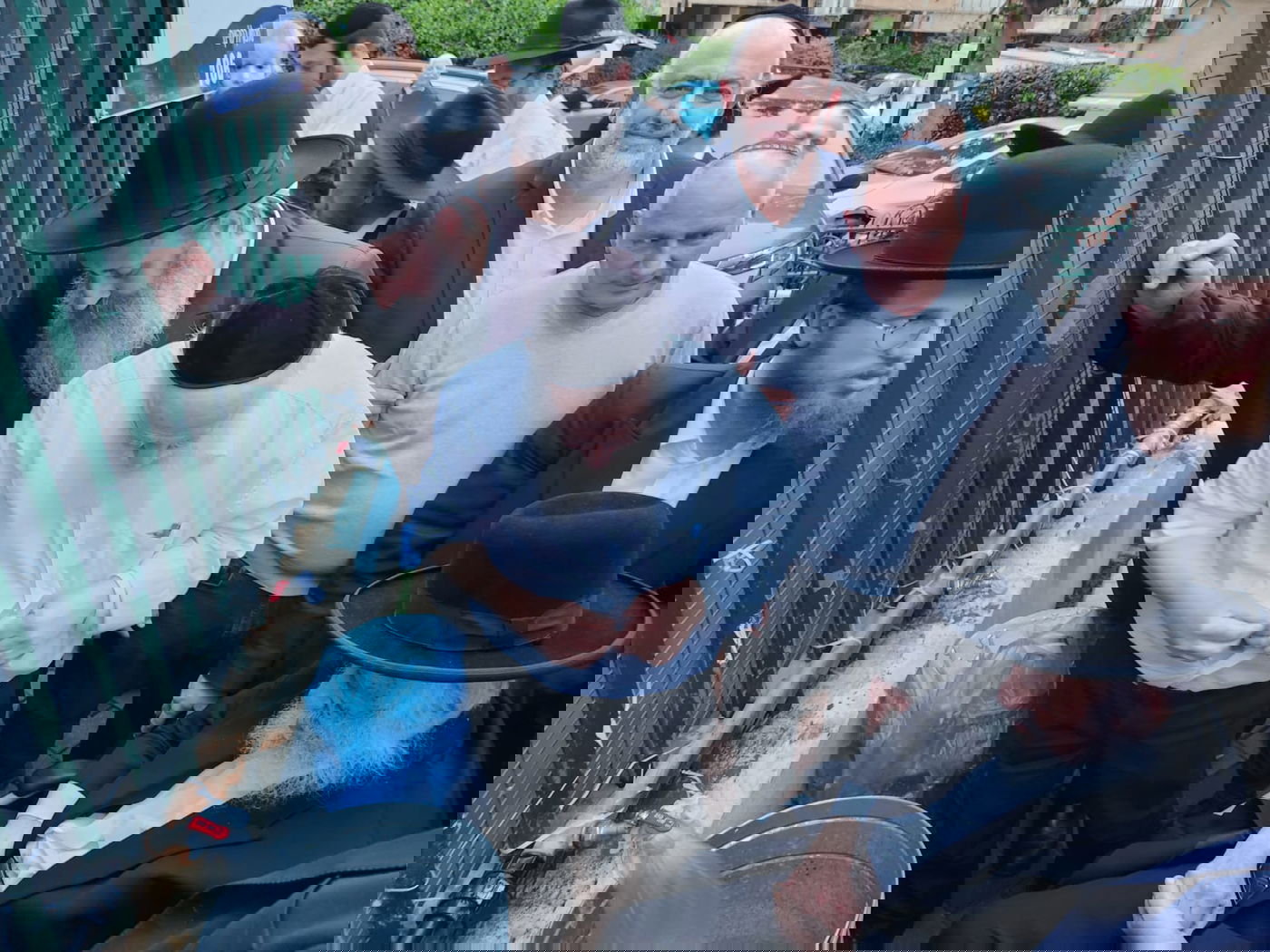 הגרב"ד פוברסקי שאב "מים שלנו" בבני ברק | צפו בגלריה