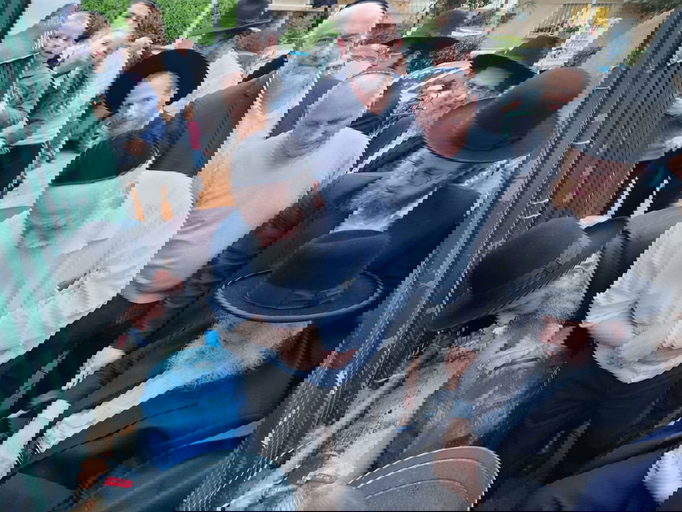 הגרב"ד פוברסקי שאב "מים שלנו" בבני ברק | צפו בגלריה