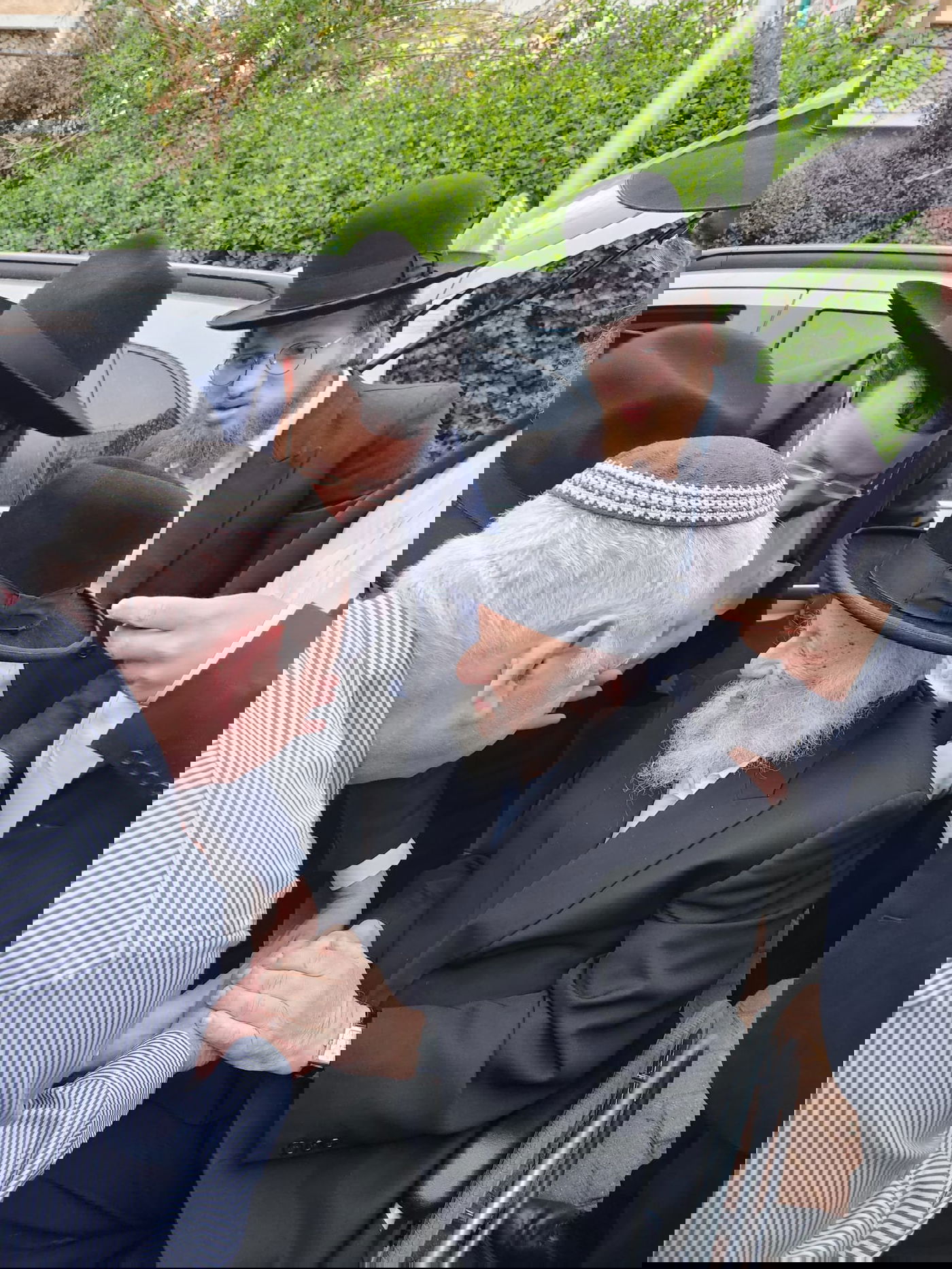 הגרב"ד פוברסקי שאב "מים שלנו" בבני ברק | צפו בגלריה