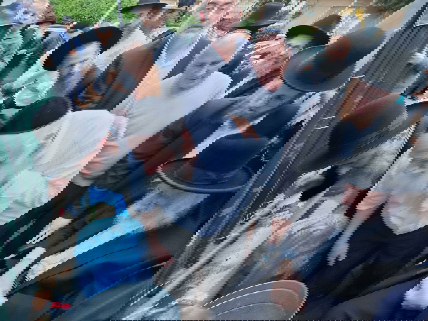 הגרב"ד פוברסקי שאב "מים שלנו" בבני ברק | צפו בגלריה