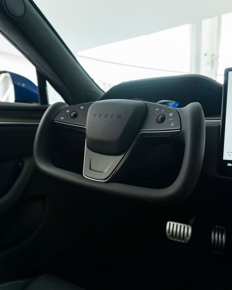 ההגה היוקרתי של טסלה