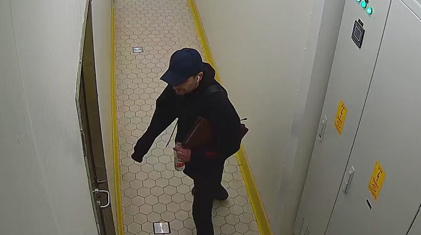 ראש צוות החקירה אביחי הרמתי ותיעוד חלק מהפריצות  