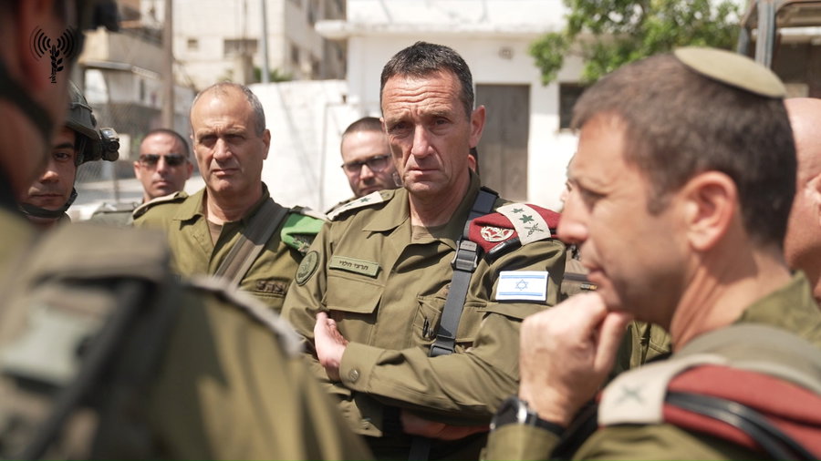 הרמטכ"ל בזירה