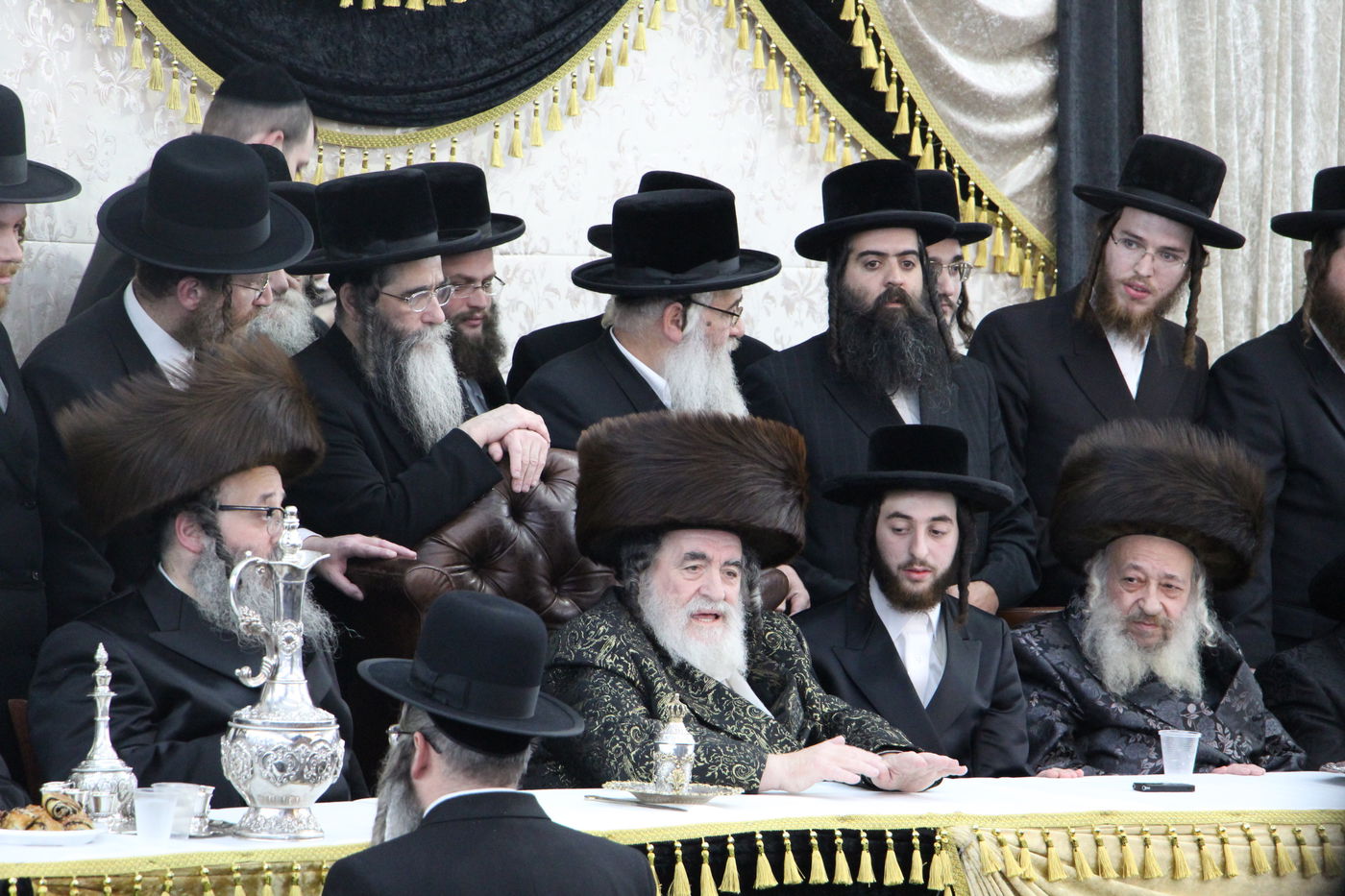 שמחת התנאים בחצרות ויז'ניץ - סאטמר - דעעש