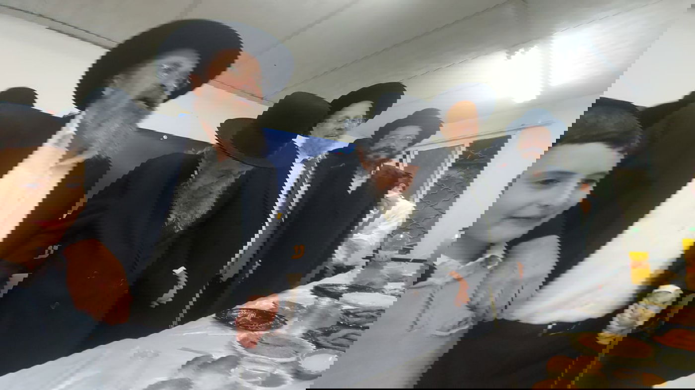 הגר"ד לנדו רקד במעמד פתיחת ישיבת בין הזמנים | תיעוד