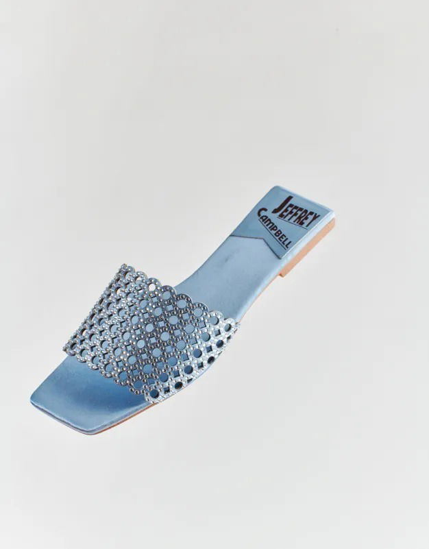 כך נראה תכשיט על הרגל והוא מושלםםם