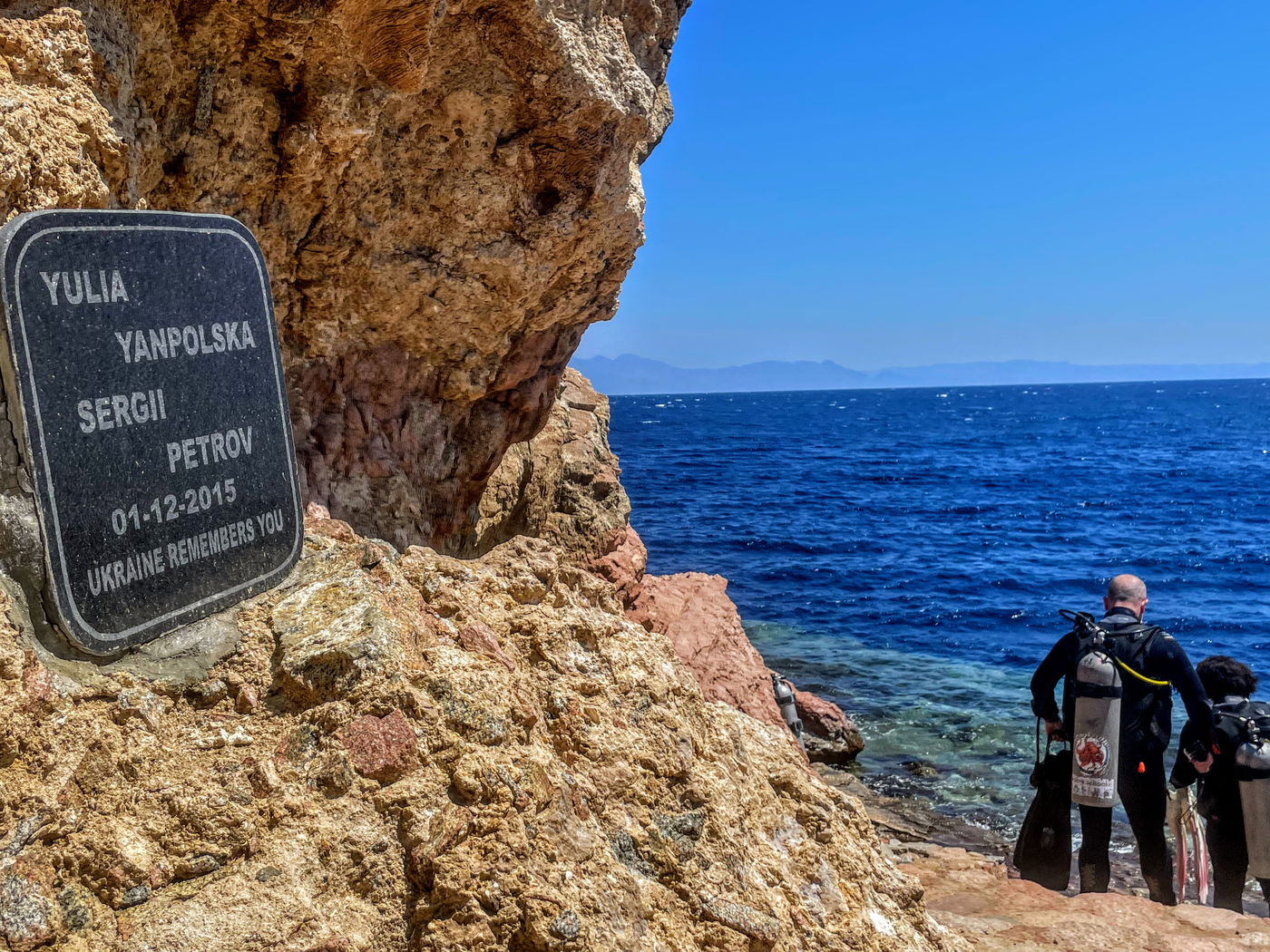 החור הכחול של ים סוף | מסע בצלילה אל היופי הקטלני שנטל חיים של רבים • תיעוד