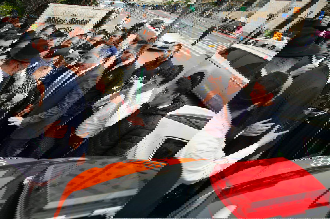 הראש"ל: רכב חשמלי עדיף לצורך נסיעה להצלת חיים בשבת