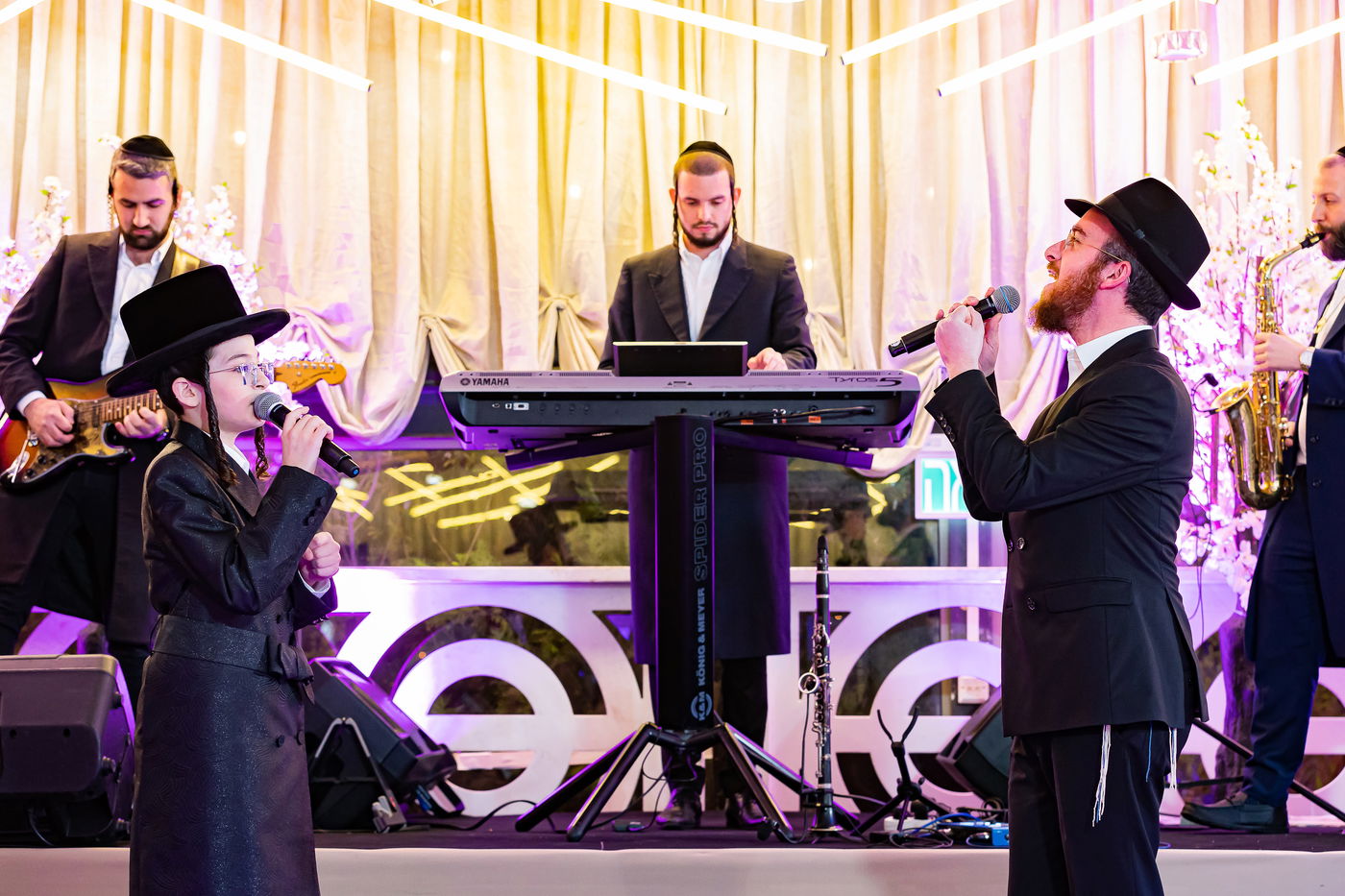 תיעוד מיוחד: חגיגת בר המצווה של ילד הפלא בנצי קלצקין