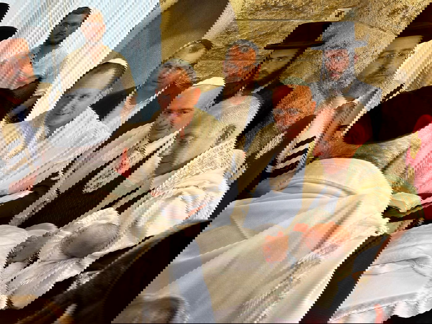 תחת אבטחה כבדה: רה"מ נתניהו השתתף השבת בברית ושימש כסנדק | תיעוד