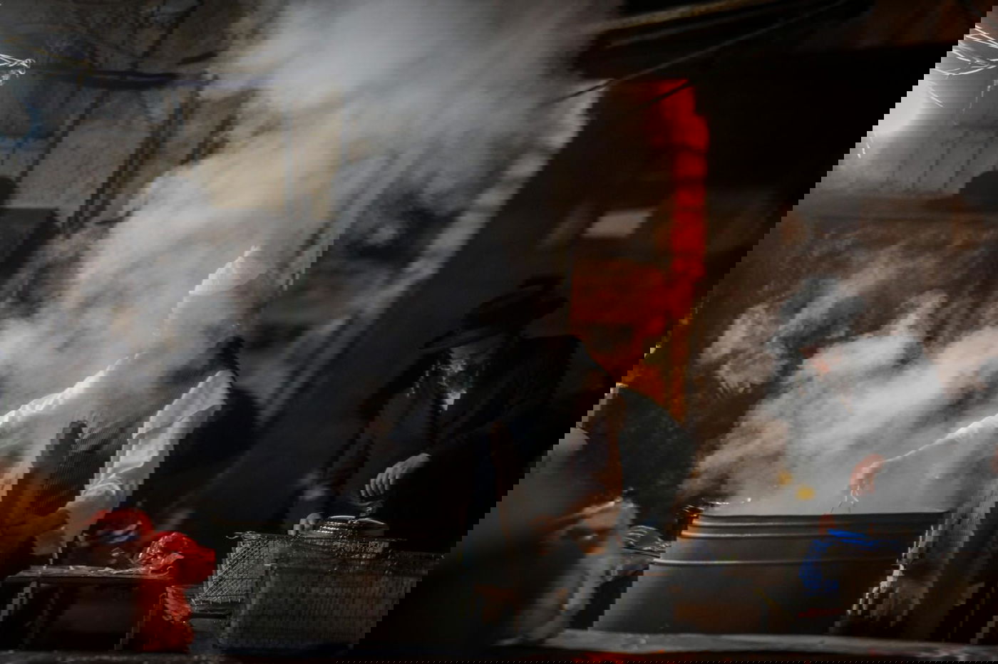 מצות, טחינת קמח, כביסות והגעלת כלים | תיעוד ממאה שערים