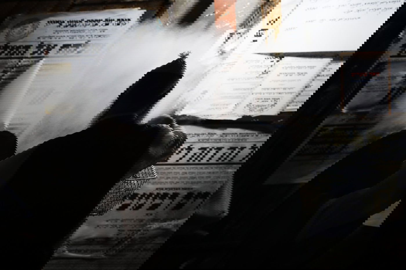 מצות, טחינת קמח, כביסות והגעלת כלים | תיעוד ממאה שערים