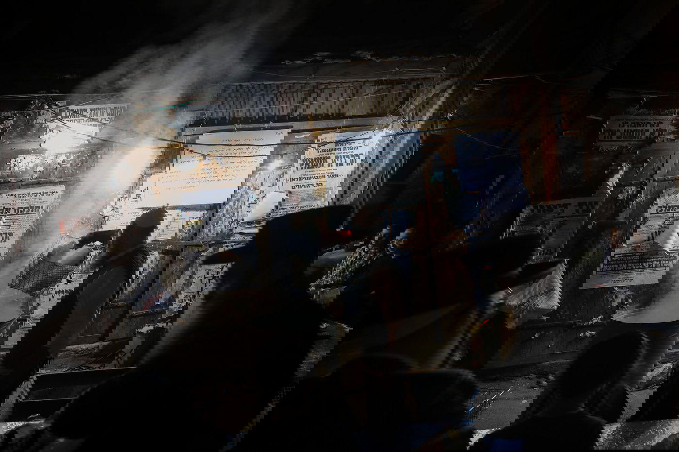 מצות, טחינת קמח, כביסות והגעלת כלים | תיעוד ממאה שערים