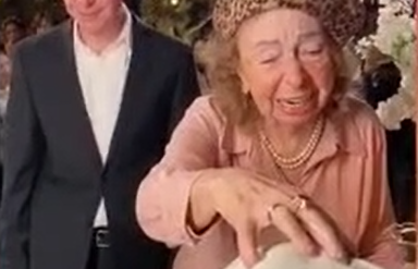 צפו: ניצולת השואה בת ה-90 חיתנה את בנה היחיד 