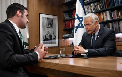 "הסיעות החרדיות הלכו עם נתניהו וחזרת לתקוף אותנו?" | יאיר לפיד בריאיון בלעדי