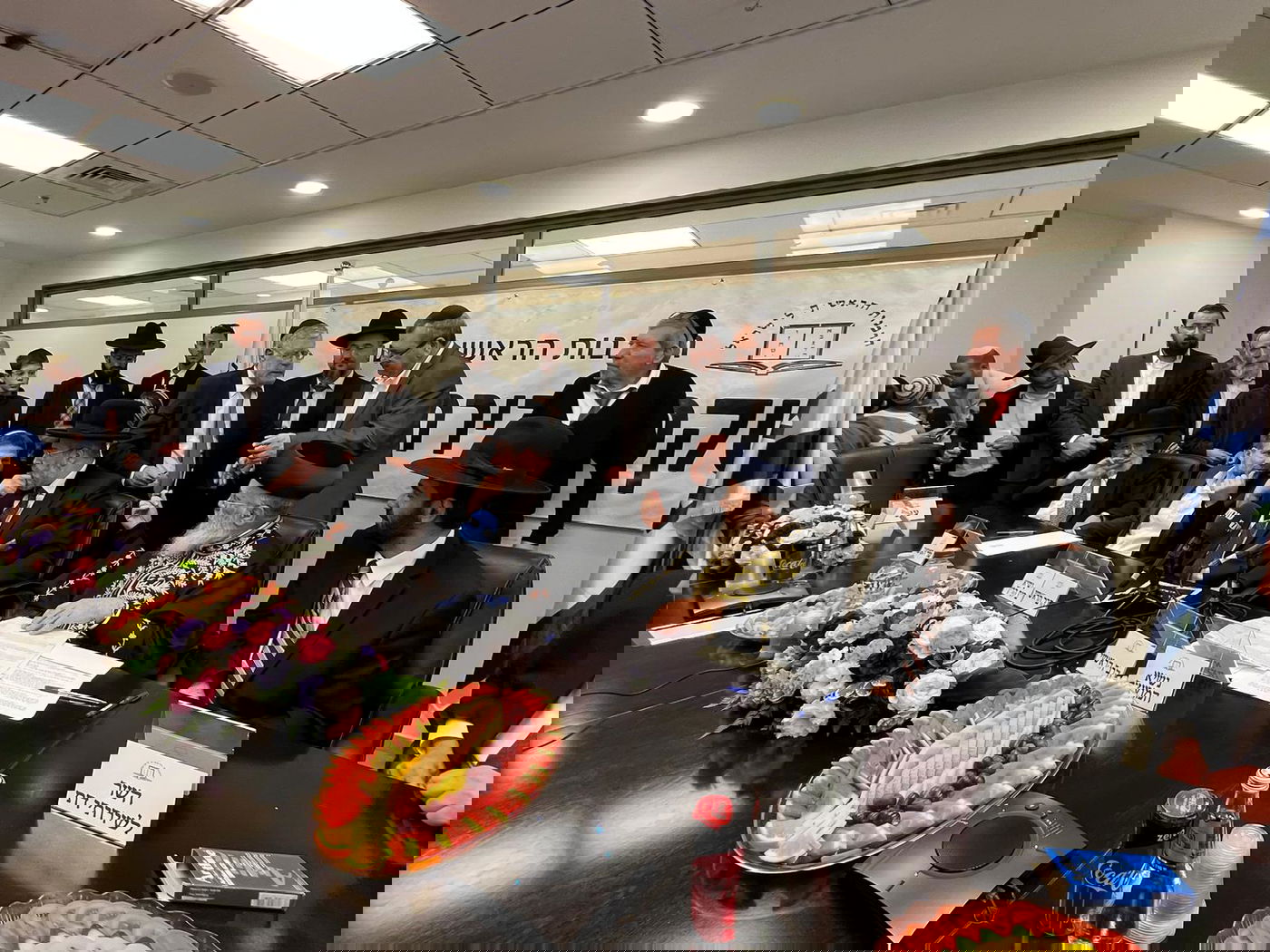 כמידי שנה: הרבנים הראשיים לישראל מכרו את החמץ של המדינה לג'אבר חוסיין 