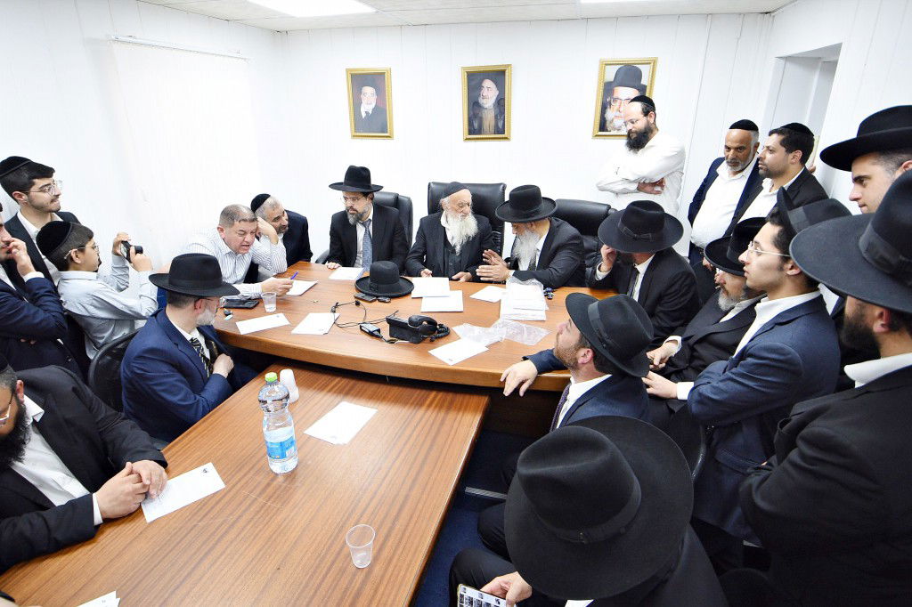 פראג' - הגוי של ביתר עילית, קנה את החמץ | תיעוד